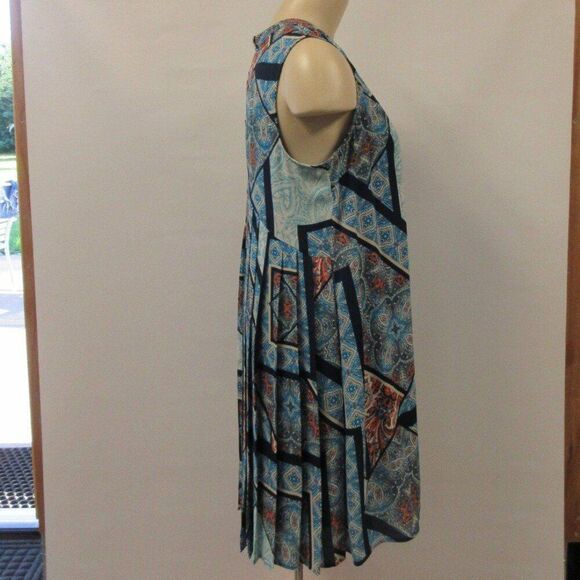 DR2 Daniel Rainn Blue Sleeveless Shift Geometric Patch Dress Size S Pleated Back - Picture 4 of 12